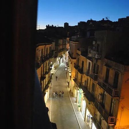 Marchese Sala Oda ve Kahvaltı 2*