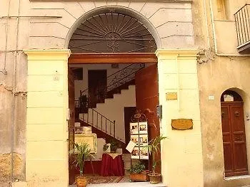 Marchese Sala Oda ve Kahvaltı 2*