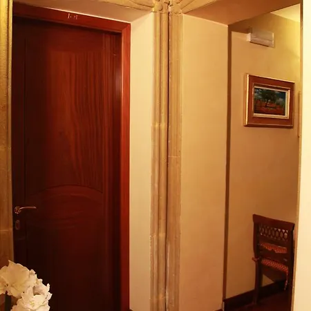 Oda ve Kahvaltı Marchese Sala 2*