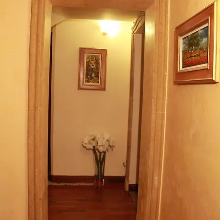 Marchese Sala Oda ve Kahvaltı