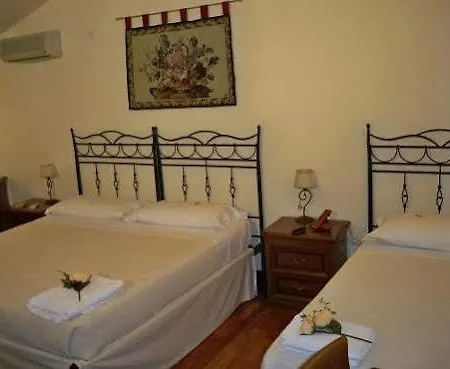 Marchese Sala Bed & Breakfast 2*